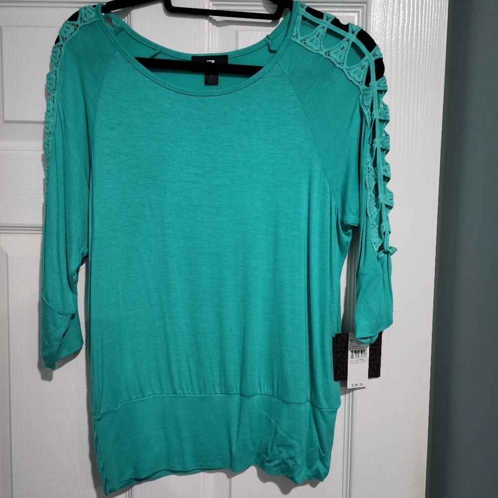 iZ Byer M half sleeve turquoise shirt NWT
